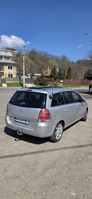 Vând Zafira 1.9 cdti