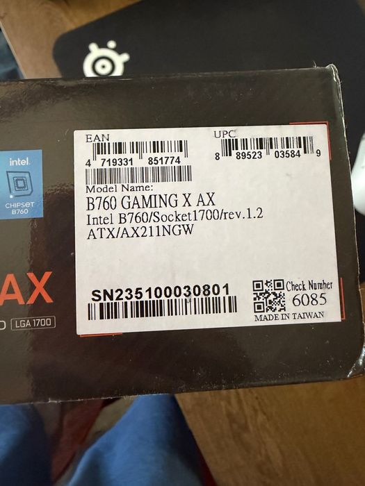 Vând placă de bază GIGABYTE B760 GAMING X AX