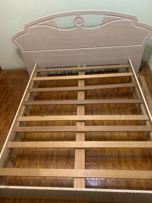 кровать двух спальная