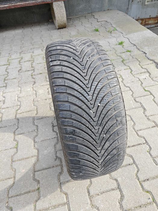 Всесезонна гума Kumho Solus 4S HA32 225/45 R18