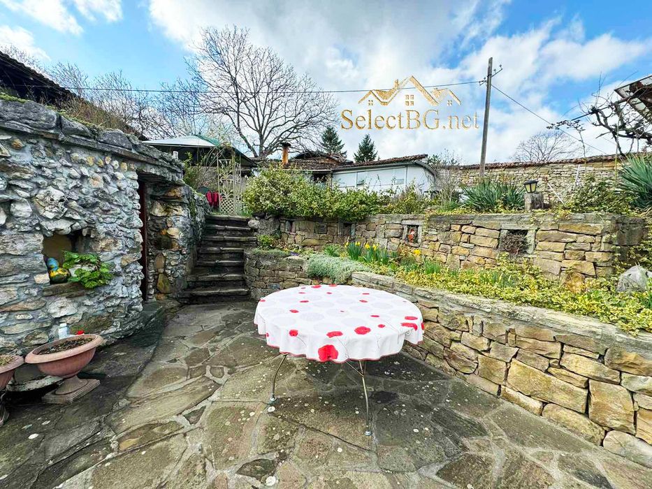 Продава се Къща в с. Арбанаси, Област Велико Търново - 257 кв.м за 1594 €/кв.м - Снимка #2