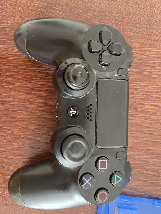 Продаю пс4 с дисками