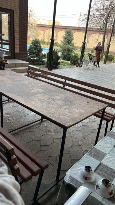 Стол деревянный