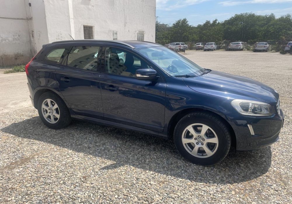 VOLVO XC60 0 — imagine 2