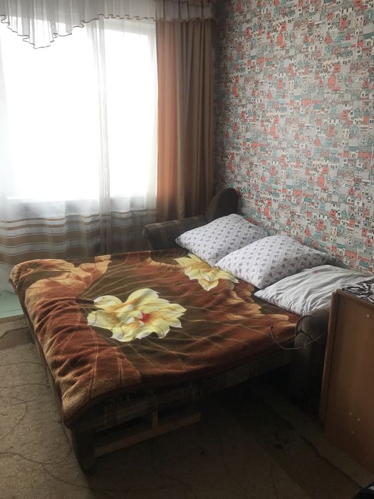 Разкладной диван . Накидкa бесплатно!