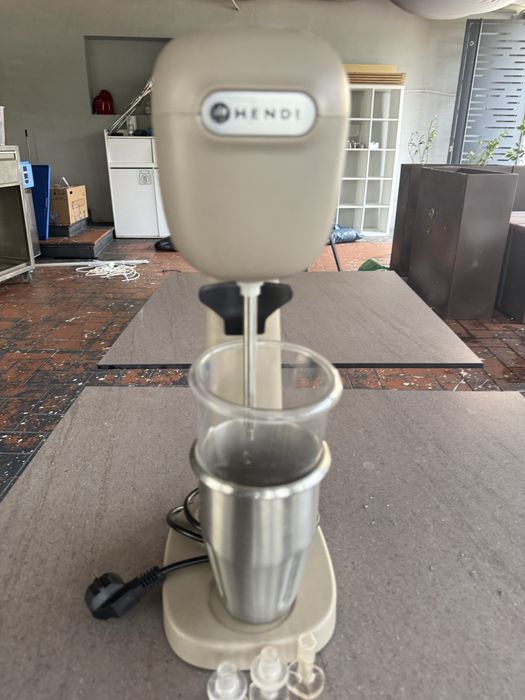 Milkshaker Taupe de 0.9 l - Design by Bronwasser, 170x196x(H)490mm, 400 W, Hendi