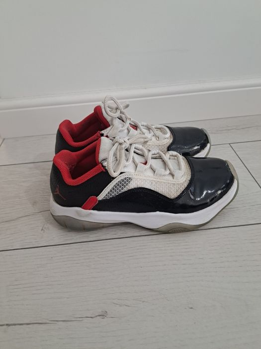 Adidasi nike jordan 11 CMFT marimea 38