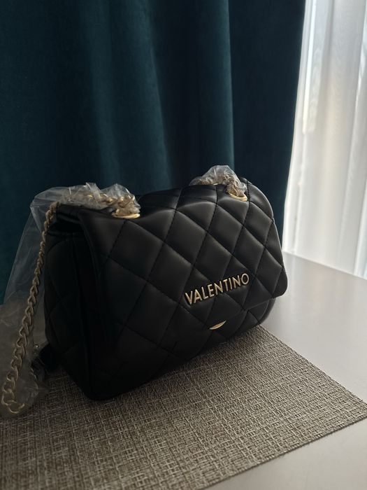 Geanta Valentino noua oferta azi