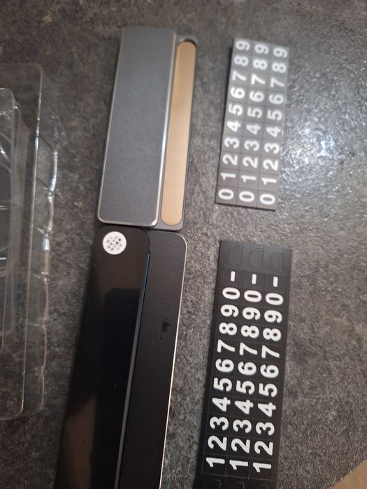 Паркинг номер за табло на кола.