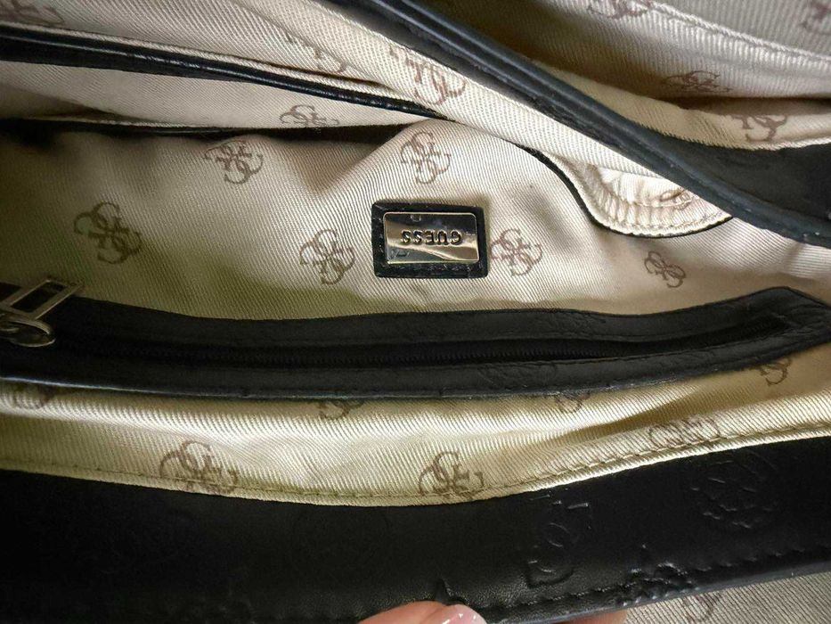 Оригинална дамска чанта Guess