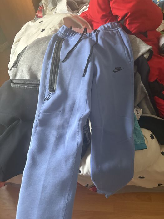 Pantaloni nike tech albastrii