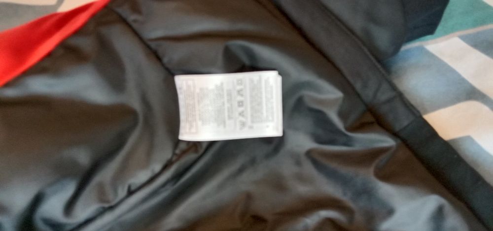 Продам куртку Reebok оригинал