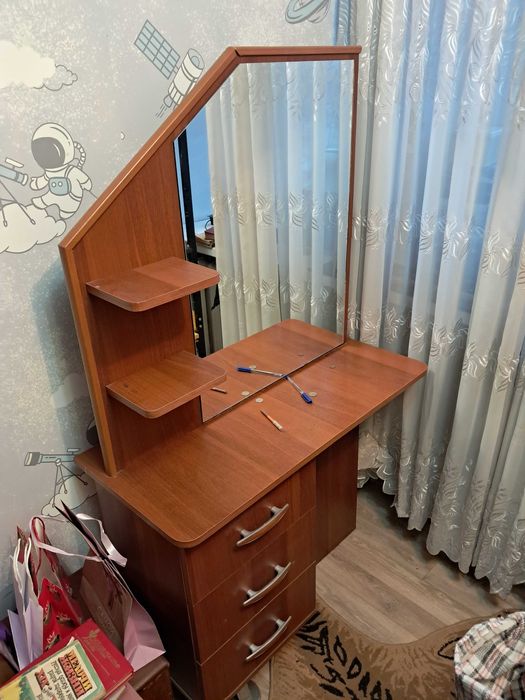 Туалетный столик