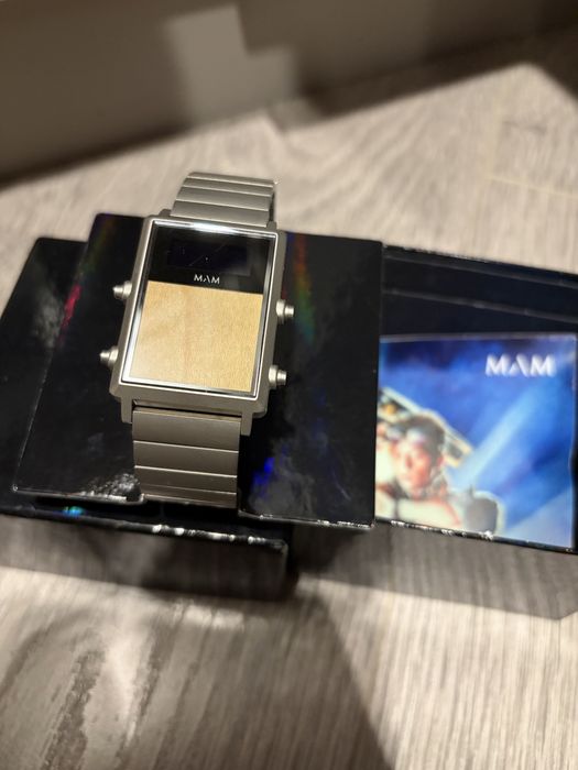 Часы Back to the Future