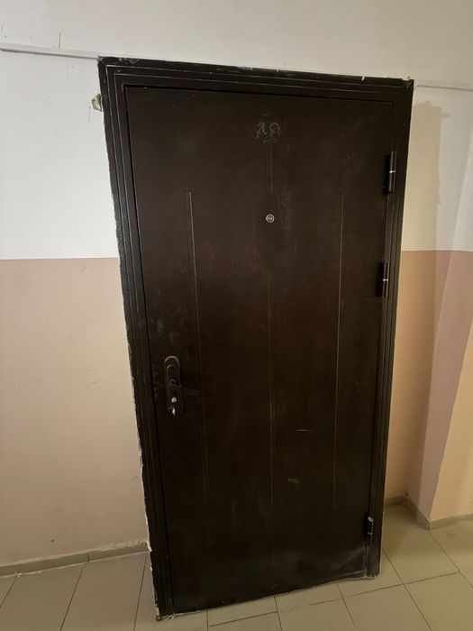 Дверь б/у продам