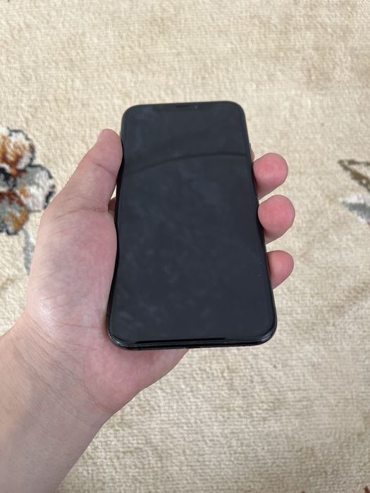 Продам Айфон se