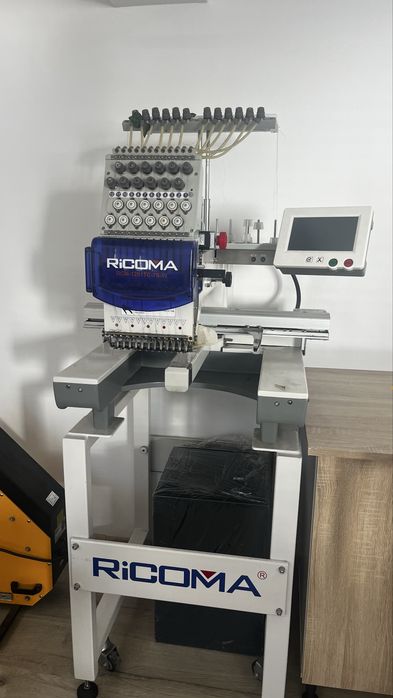 Mașină de brodat profesională RiCOMA RCM-1201TC-7S-W