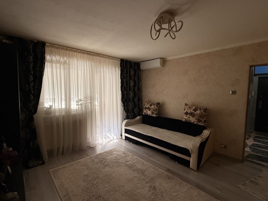 Vând apartament 2 camere,tip R.