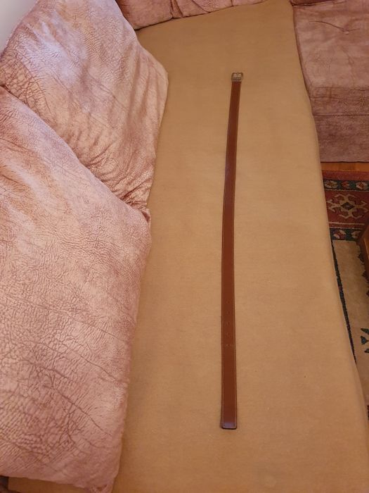 CUREA cu doua fete din piele de barbati