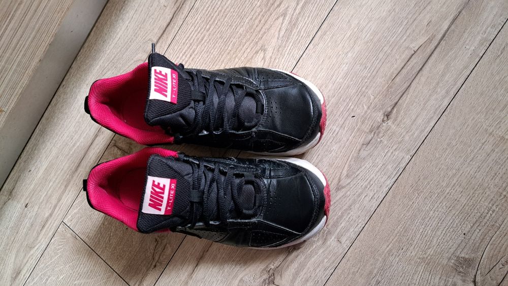 Adidași pantofi sport Nike 38