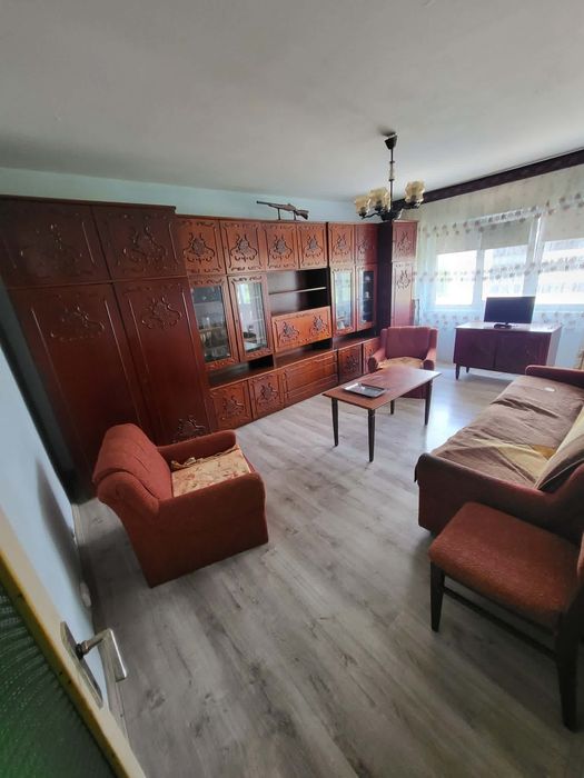 Vând apartament cu 3 camere