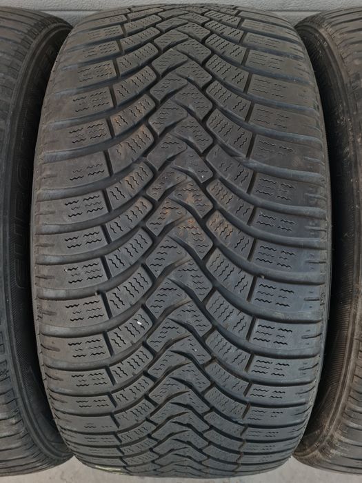 Зимни гуми 4 броя FALKEN EuroWinter HS01 255 40 R18