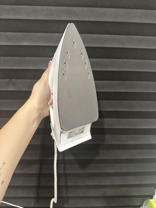 Утюг электрический в хорошем состоянии