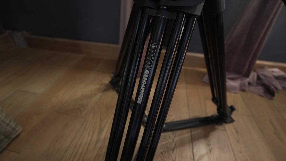 Видео статив чисто нов