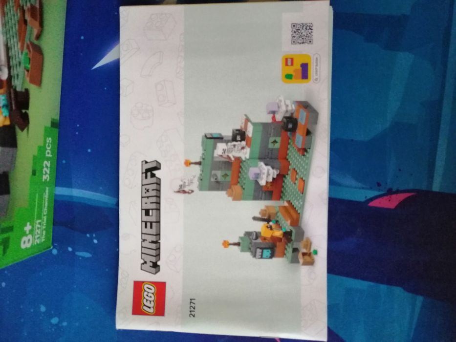 Lego Minecraft Set 21271 + Cadou