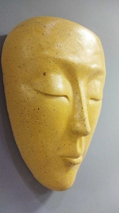 Кашпо из камня "Лицо"