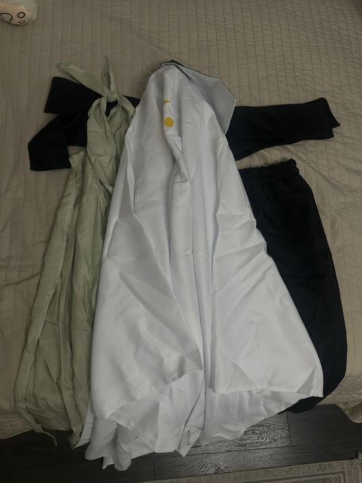 Продам косплей костюмы и парик