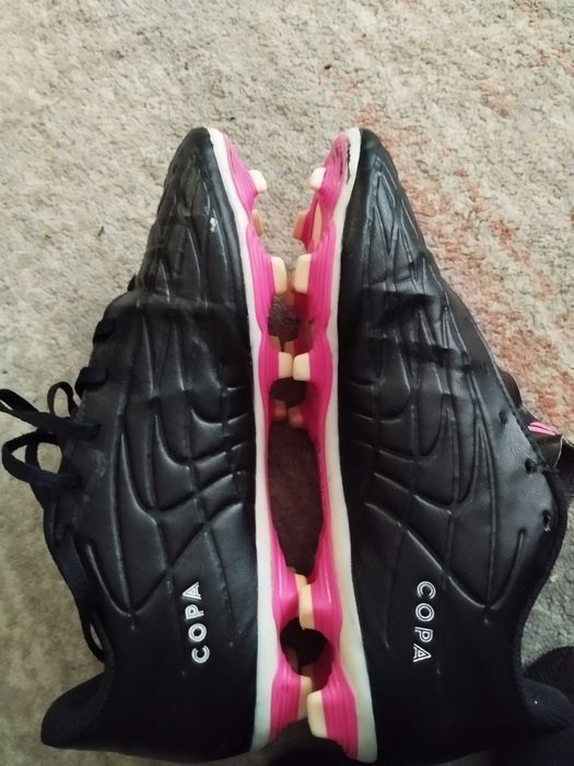 Футболни обувки като нови