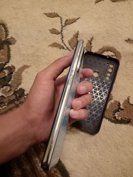 Продаю телефон Redmi note 8