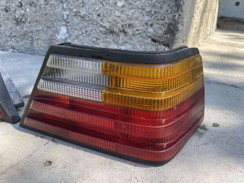Продам задние фонари на W124 дорест