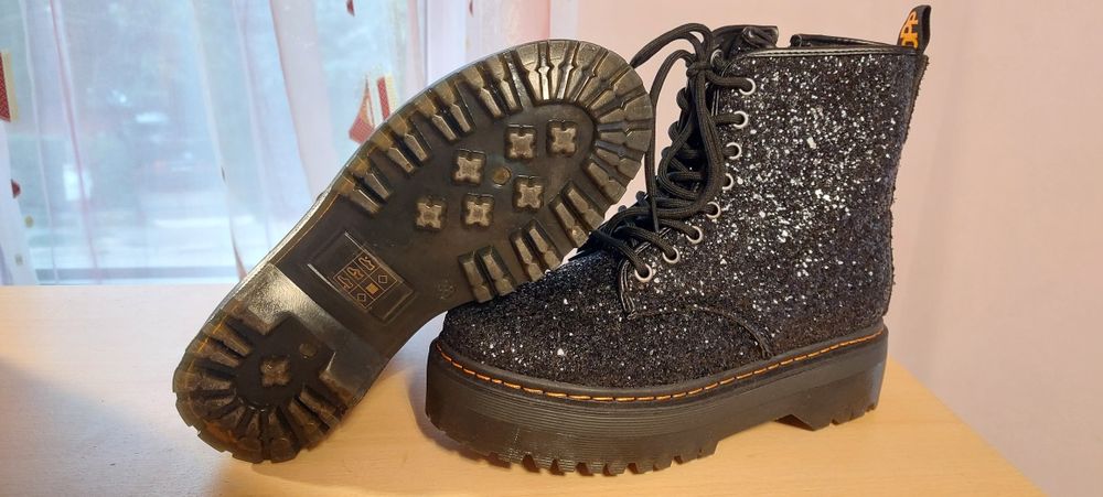 Зимни дамски боти