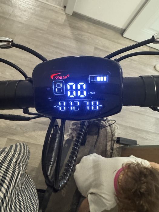 Продам электросамокат