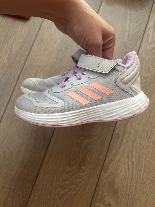 Маратонки Adidas, 26 номер