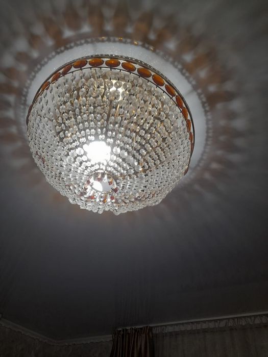 Продам люстру б/у