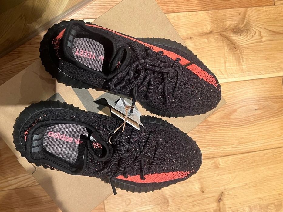 Yeezy 350 черно червени