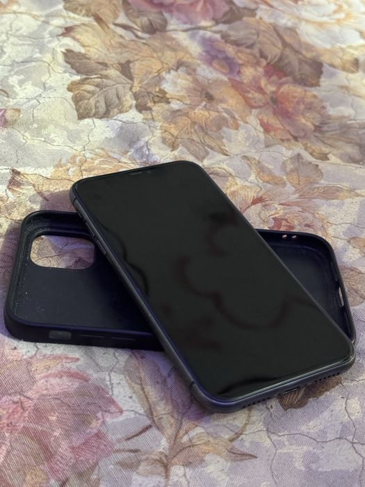 Продам iPhone 11 на 128 ГБ