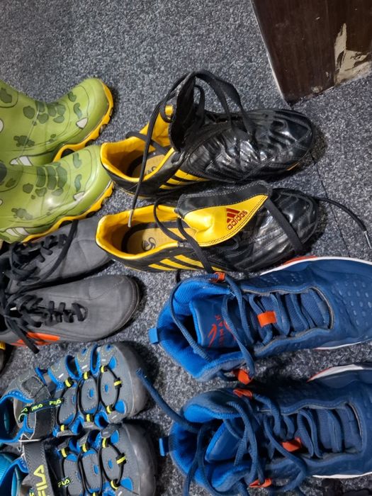 Adidasi baieti 7-8 ani