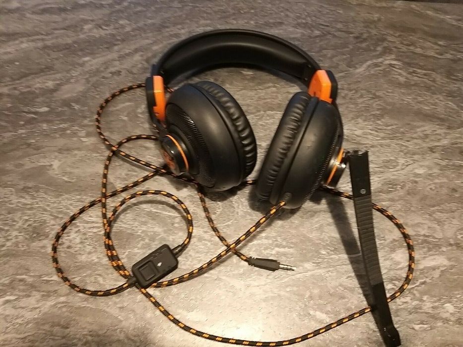 Продавам различни геймърски слушалки с минимални дефекти