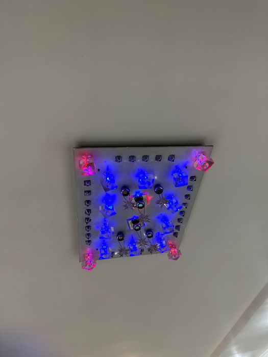 Люстра большая продам !