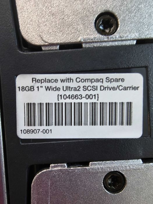 Hard disk server Compaq/HP 18GB Ultra2 SCSI 10K RPM – nou, în carrier original