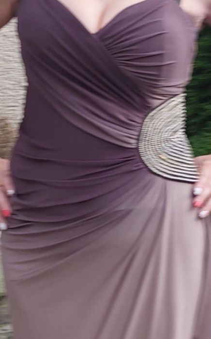 Vând doua salopete și o rochie de seară