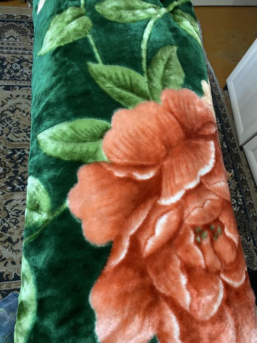 Простыни , полотенца, плед