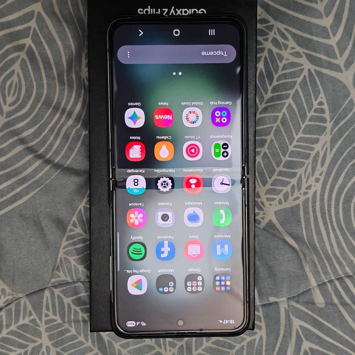 Samsung galaxy Z flip 5