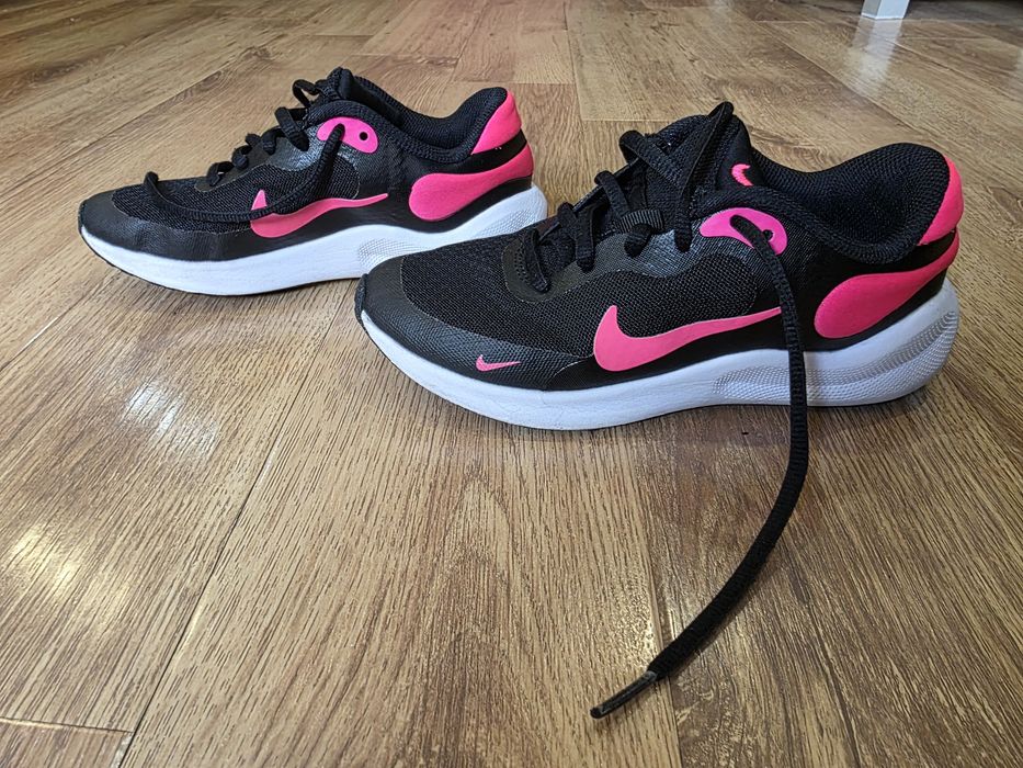 Маратонки Найк номер 33