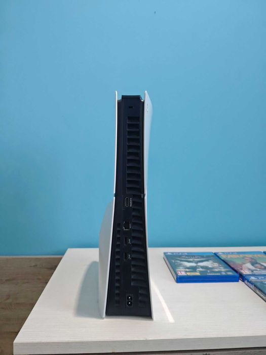 Playstation 5 slim (disc) + 9 топ игри (ps4 & ps5)