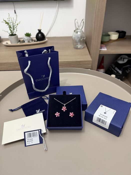 Set Swarovski lantisor si cercei